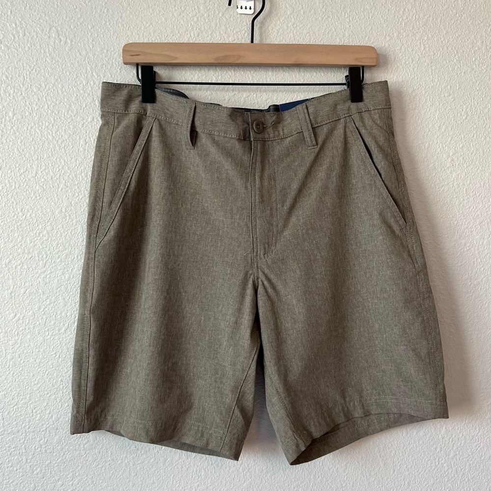 NWT Croft & Barrow Traveler Collection Tan Brown Light Weight Shorts- Size 32